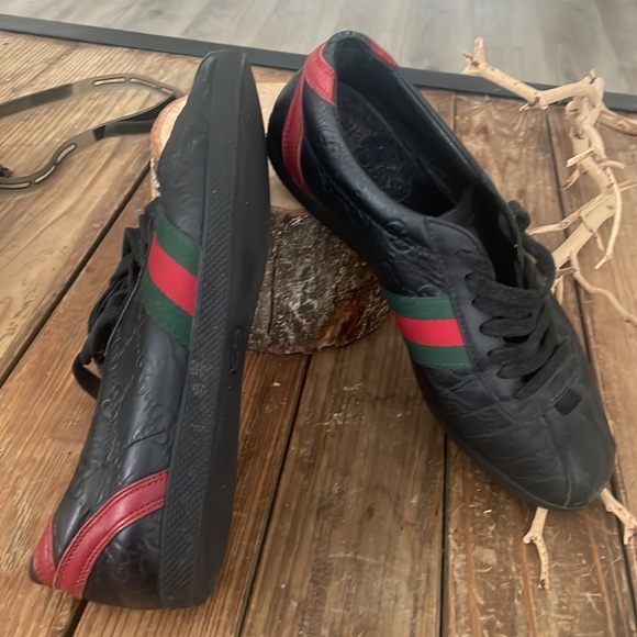 Gucci woman’s black sneakers used with ware - Picture 2 of 8